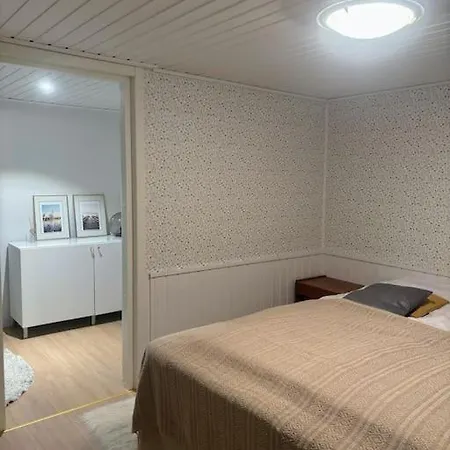 Upea Solliden, 3mh, Poreallas Ja P-paikkoja Vila Espoo